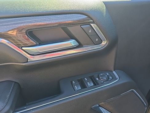 Used 2023 Chevrolet Silverado 1500 LT image 13