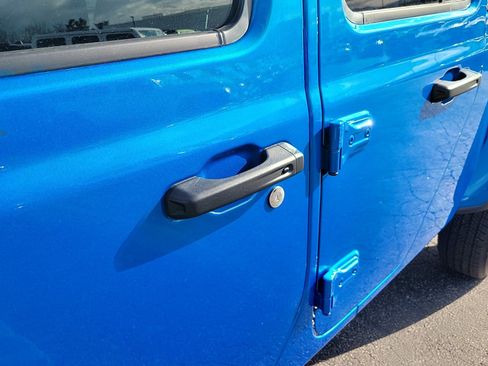 New 2025 Jeep Gladiator Sport image 13