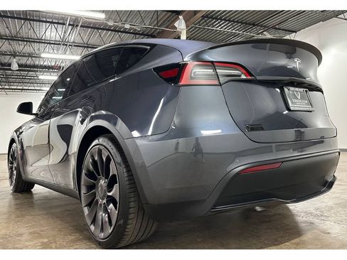 Used 2022 Tesla Model Y Performance AWD/4WD image 18