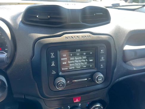 Used 2016 Jeep Renegade Latitude w/ Popular Equipment Group AWD/4WD image 23