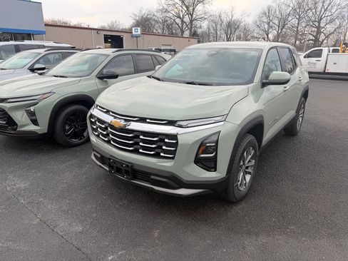 New 2026 Chevrolet Equinox LT w/ Convenience Package II image 1