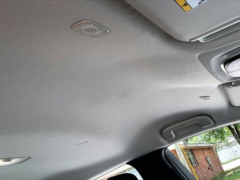 Used 2025 Toyota Corolla LE FWD image 28