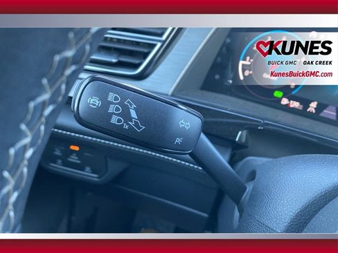 Used 2024 Volkswagen Atlas Cross Sport SE image 16