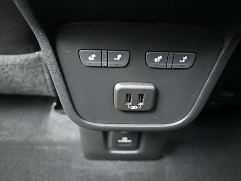 Used 2023 GMC Terrain Denali w/ Black Diamond Edition image 32