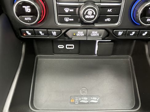 Used 2021 Chevrolet Suburban Premier image 46