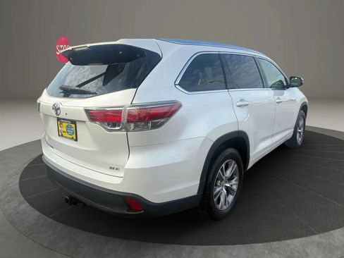 Used 2015 Toyota Highlander XLE FWD image 5