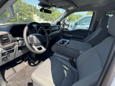 Used 2025 Ford F150 XLT w/ Equipment Group 301A Standard RWD image 11