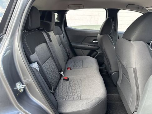 Used 2025 Nissan Kicks SV image 22