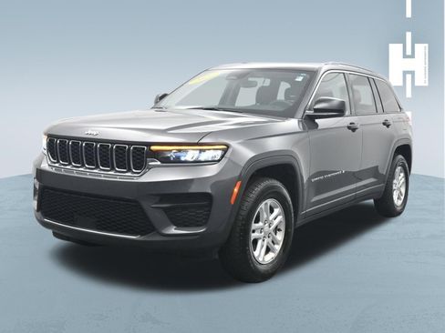 Used 2024 Jeep Grand Cherokee Laredo RWD image 1
