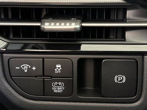 New 2026 Kia Sportage LX FWD image 30
