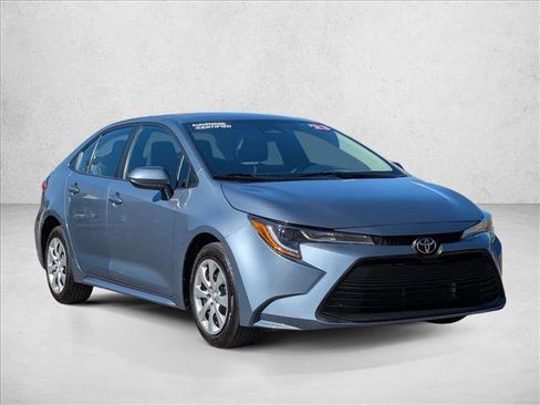 Used 2023 Toyota Corolla LE image 3
