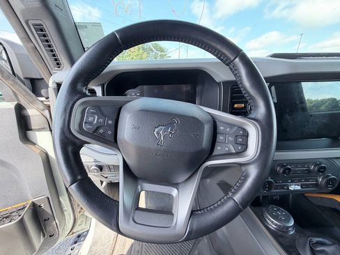 Used 2022 Ford Bronco Badlands w/ Sasquatch Package AWD/4WD image 12