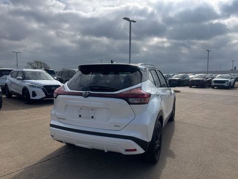 Certified 2022 Nissan Kicks SR w/ Premium Package image 17