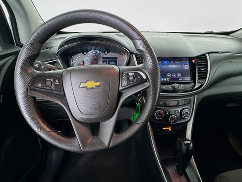 Used 2022 Chevrolet Trax LS w/ Tint and Cruise Package FWD image 11