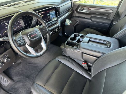 Certified 2025 GMC Sierra 1500 SLT AWD/4WD image 9