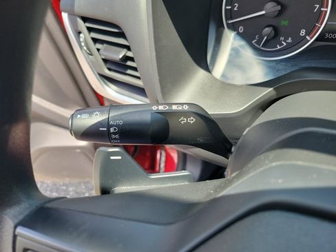 Used 2025 Nissan Rogue S FWD image 24