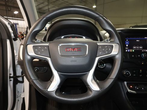 Certified 2024 GMC Terrain SLE image 10