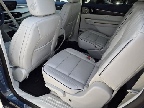 New 2026 Buick Enclave Avenir image 10