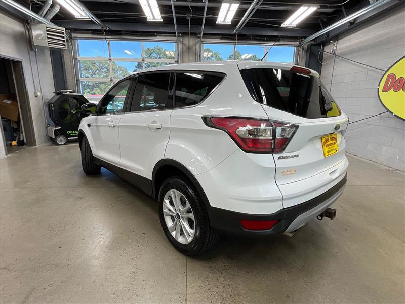 Used 2017 Ford Escape SE AWD/4WD image 3