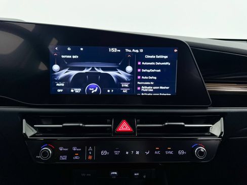Certified 2025 Kia Niro EX FWD image 25