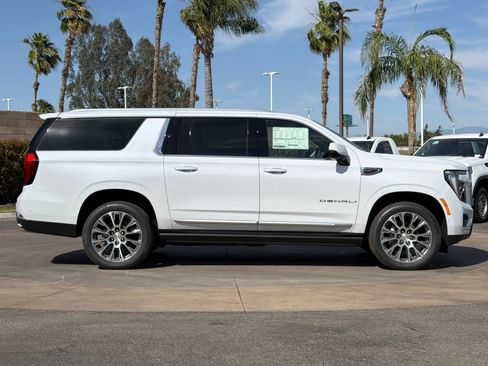 New 2026 GMC Yukon XL Denali w/ Denali Reserve Package RWD image 3