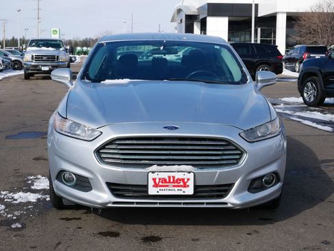 Used 2014 Ford Fusion SE image 2