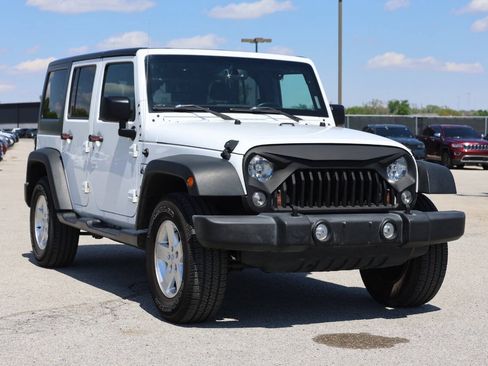 Used 2018 Jeep Wrangler Unlimited Sport S AWD/4WD image 4