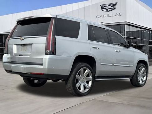 Used 2020 Cadillac Escalade Luxury image 7