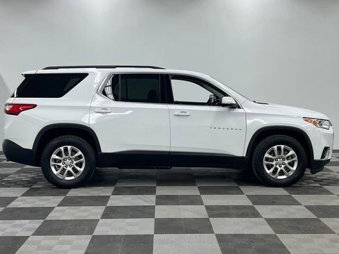 Used 2020 Chevrolet Traverse LT w/ LPO, Floor Liner Package image 8
