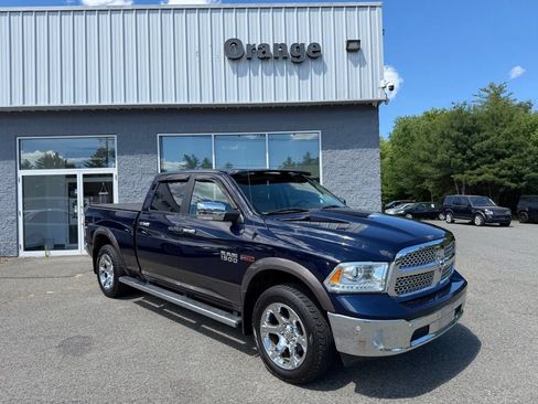 Used 2018 RAM 1500 Laramie w/ Convenience Group AWD/4WD image 9