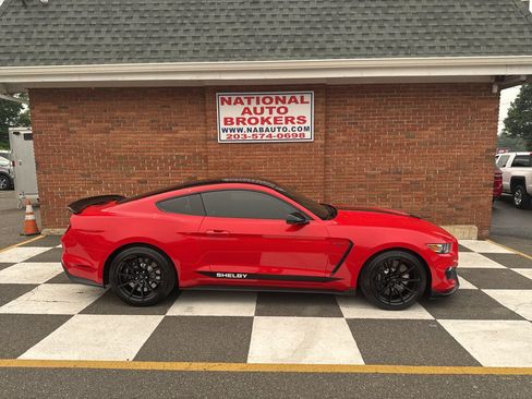 Used 2017 Ford Mustang Shelby GT350 RWD image 2