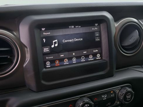 Used 2023 Jeep Gladiator Willys image 19