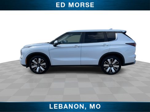 Used 2025 Mitsubishi Outlander SE FWD image 5
