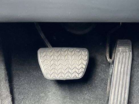 Used 2024 Toyota Highlander XLE image 43