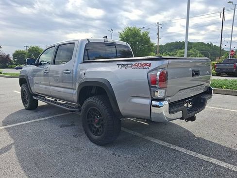 Certified 2020 Toyota Tacoma TRD Off-Road AWD/4WD image 4