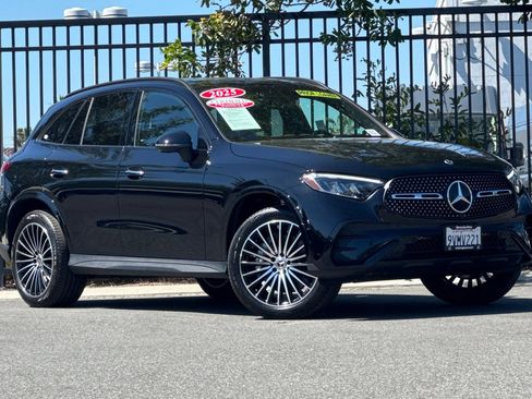 Certified 2025 Mercedes-Benz GLC 300 image 2