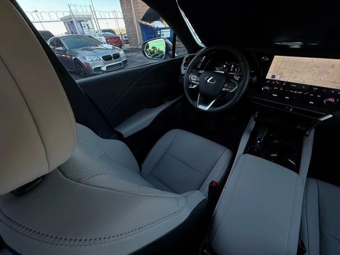 Used 2025 Lexus RX 350 F Sport image 48