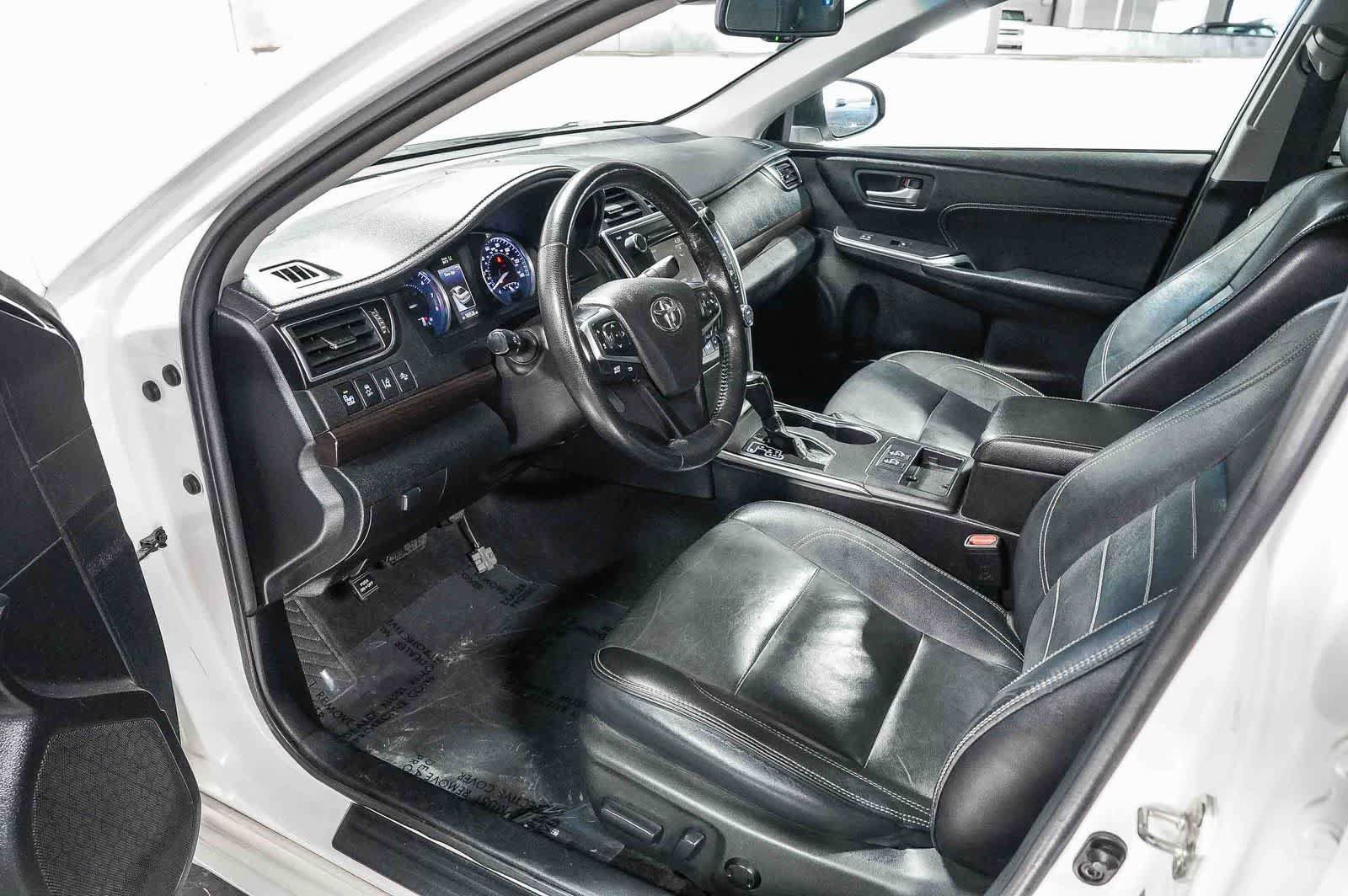 Certified 2016 Toyota Camry XLE w/ Advanced Technology Package FWD image 19