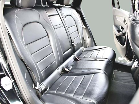 Used 2018 Mercedes-Benz GLC 300 4MATIC image 24