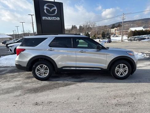 Used 2022 Ford Explorer XLT image 8