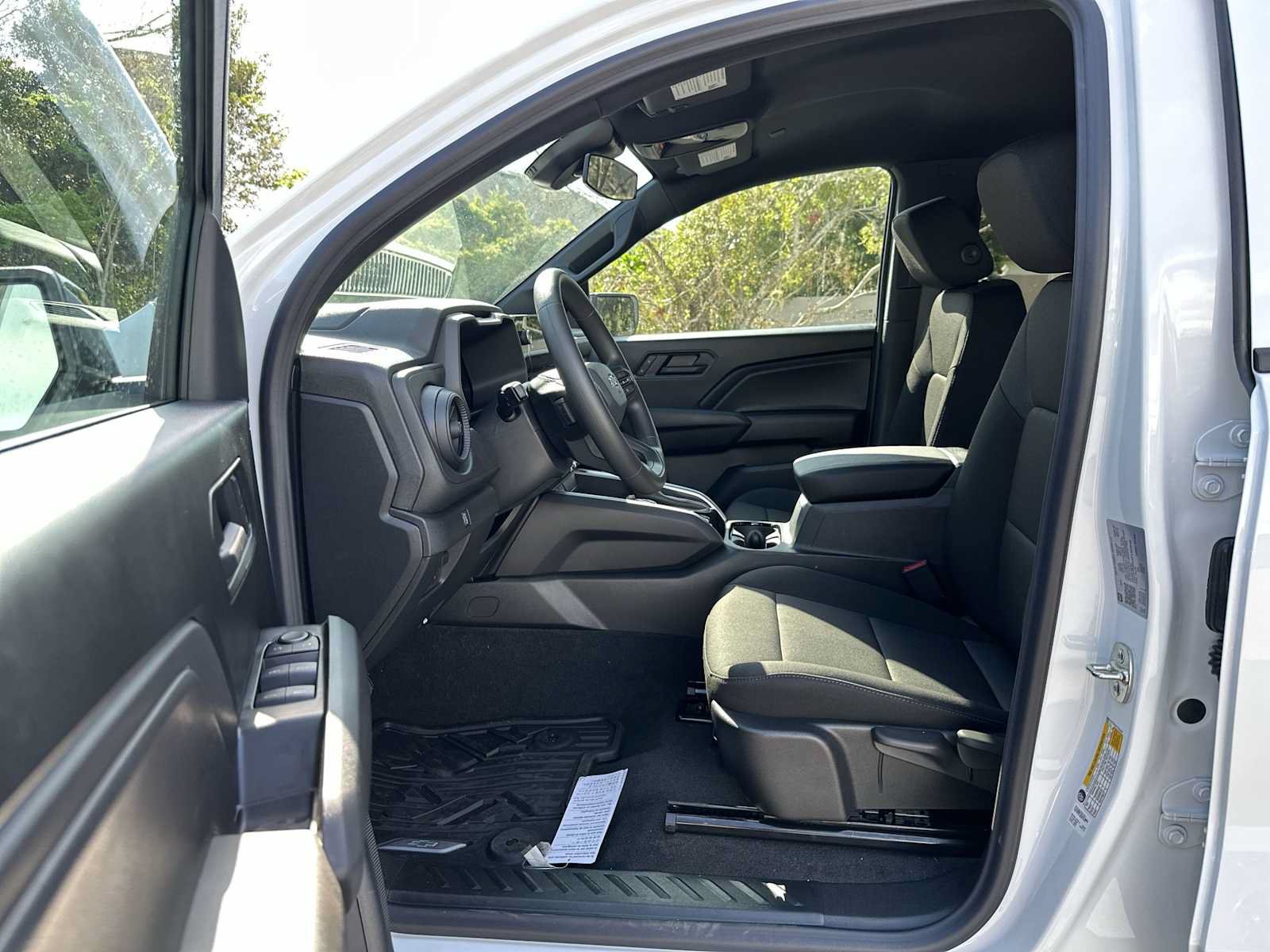 New 2026 Chevrolet Colorado Trail Boss AWD/4WD image 2