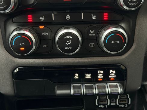 Used 2020 RAM 1500 Big Horn AWD/4WD image 39