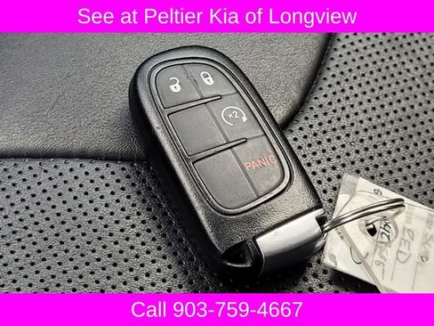 Used 2019 Jeep Cherokee Limited FWD image 30