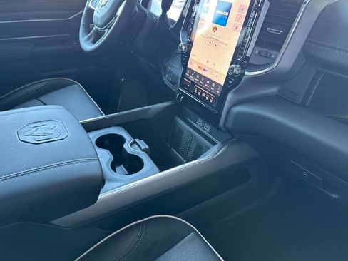 New 2026 RAM 2500 Laramie AWD/4WD image 14