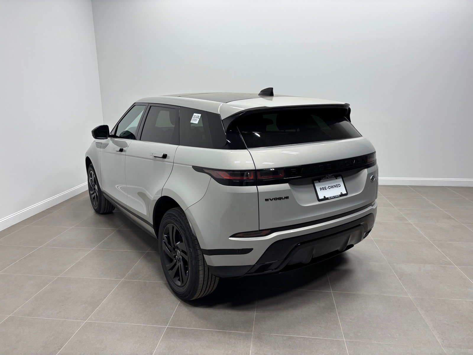 Used 2023 Land Rover Range Rover Evoque S AWD/4WD image 9