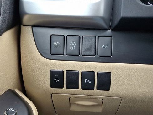 Used 2019 Toyota Highlander Limited image 28