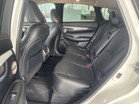 Used 2019 INFINITI QX50 Essential w/ Premium Heat Package FWD image 8