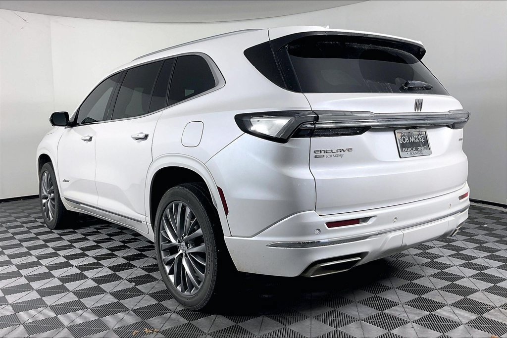 Certified 2025 Buick Enclave Avenir AWD/4WD image 2