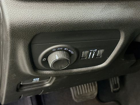 Used 2023 Jeep Grand Cherokee L Laredo image 17