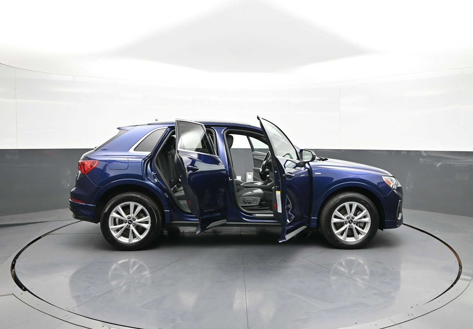 Used 2023 Audi Q3 2.0T Premium Plus AWD/4WD image 41